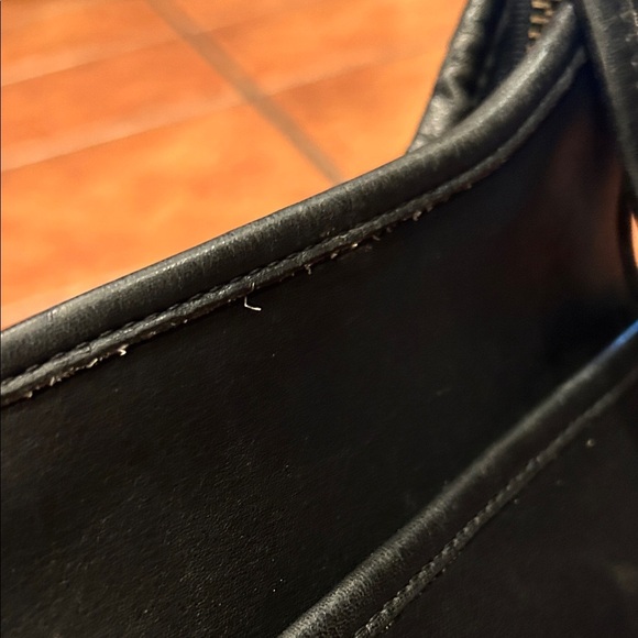 Coach Vintage Black Legacy Leather Shoulder Bag - Picture 7 of 16